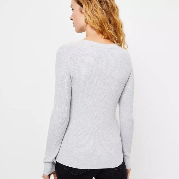 Loft Light Gray Long Sleeve Button Trim Sweater in Size XXL - Picture 11 of 12